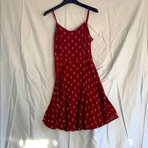 Old navy maroon patterned dress